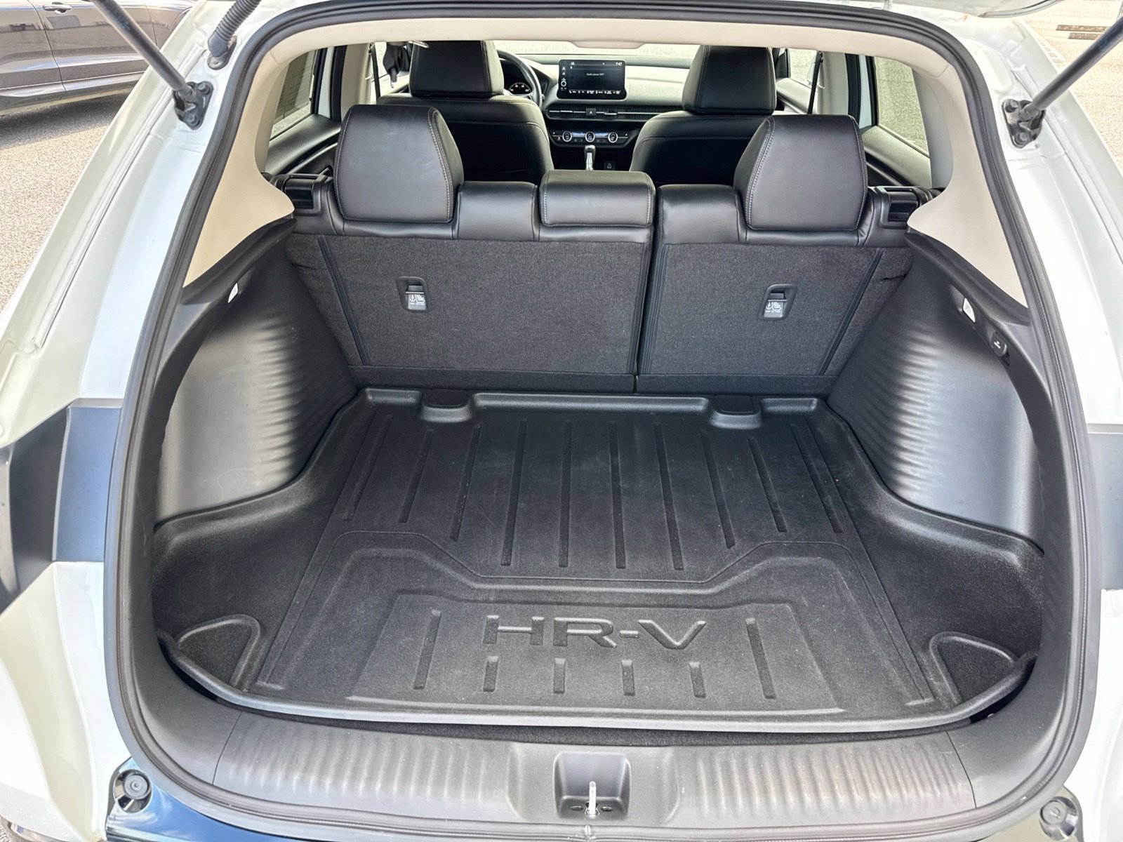 Used 2024 Honda HR-V EX-L image 11