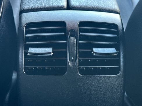 Used 2010 Mercedes-Benz C 300 Sport image 16