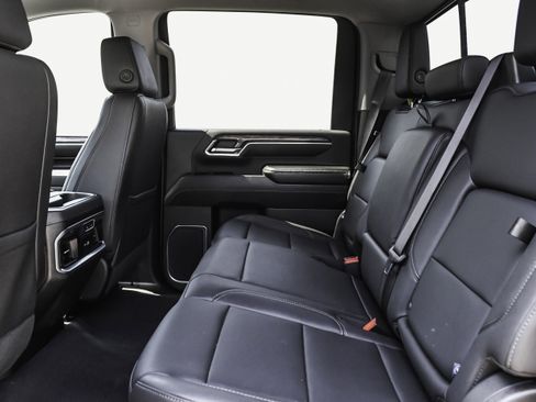 Used 2024 Chevrolet Silverado 3500 LTZ image 21