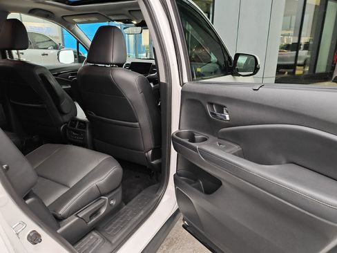 Used 2021 Honda Pilot Elite image 14