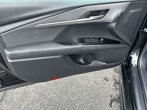 Used 2025 Toyota Camry SE image 5