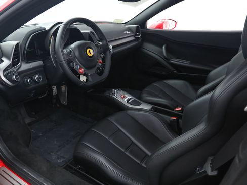 Certified 2015 Ferrari 458 Italia Coupe RWD image 2