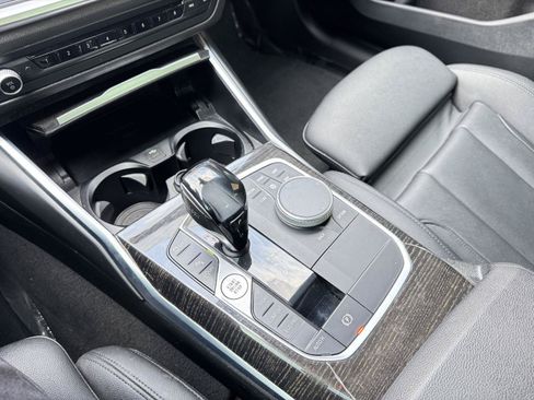 Used 2021 BMW 330i Sedan w/ M Sport Package RWD image 22