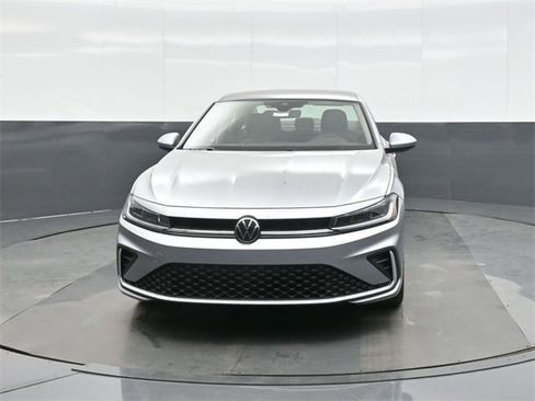New 2025 Volkswagen Jetta SE image 2
