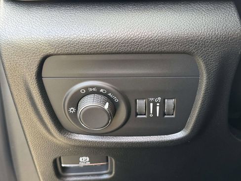 New 2025 Jeep Grand Cherokee L Altitude AWD/4WD image 30