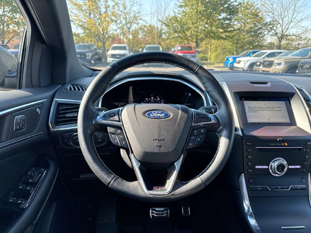 Used 2019 Ford Edge ST w/ Convenience Package AWD/4WD image 11