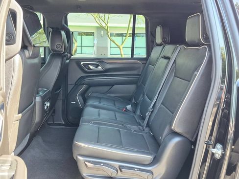 Used 2021 GMC Yukon XL SLT w/ Rear Media and Nav Package AWD/4WD image 27