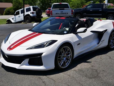 Used 2023 Chevrolet Corvette Z06 RWD image 6