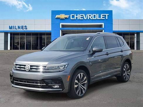 Used 2021 Volkswagen Tiguan SEL Premium R-Line image 2