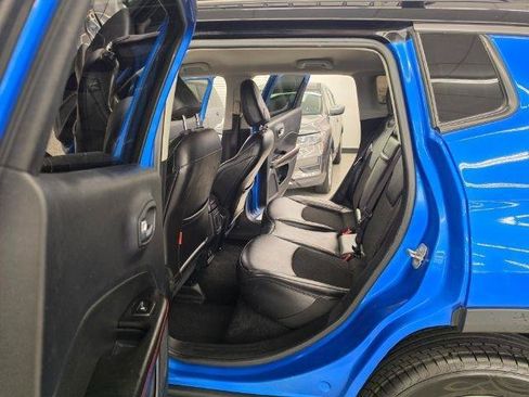 Used 2019 Jeep Compass Trailhawk w/ Cold Weather Group AWD/4WD image 32