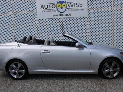 Used 2011 Lexus IS 250C image 7