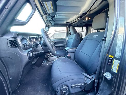 Used 2023 Jeep Wrangler Sport S image 23