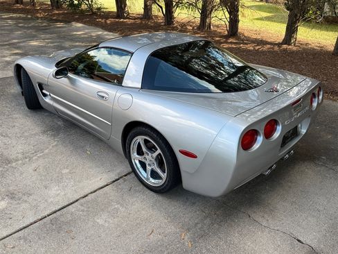 Used 2004 Chevrolet Corvette Coupe w/ Preferred Equipment Group image 5