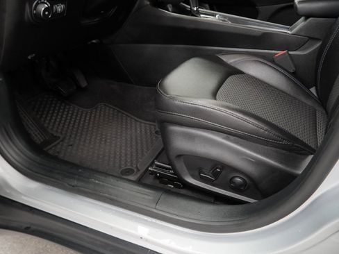 Certified 2025 Jeep Compass Latitude w/ Convenience Group image 39