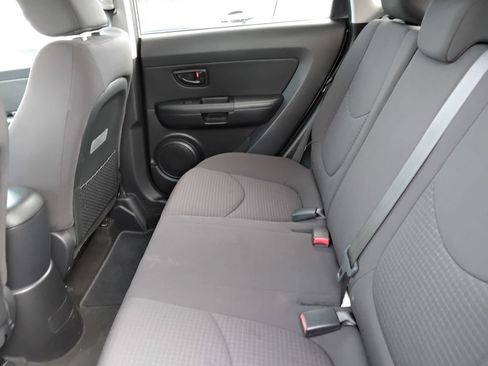 Used 2013 Kia Soul FWD image 9