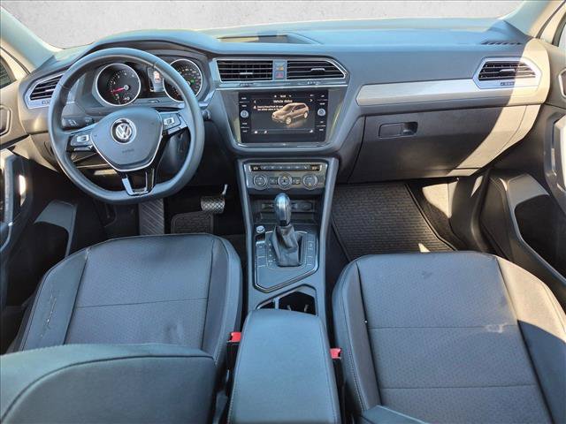 Used 2020 Volkswagen Tiguan SE w/ Panoramic Sunroof Package FWD image 15