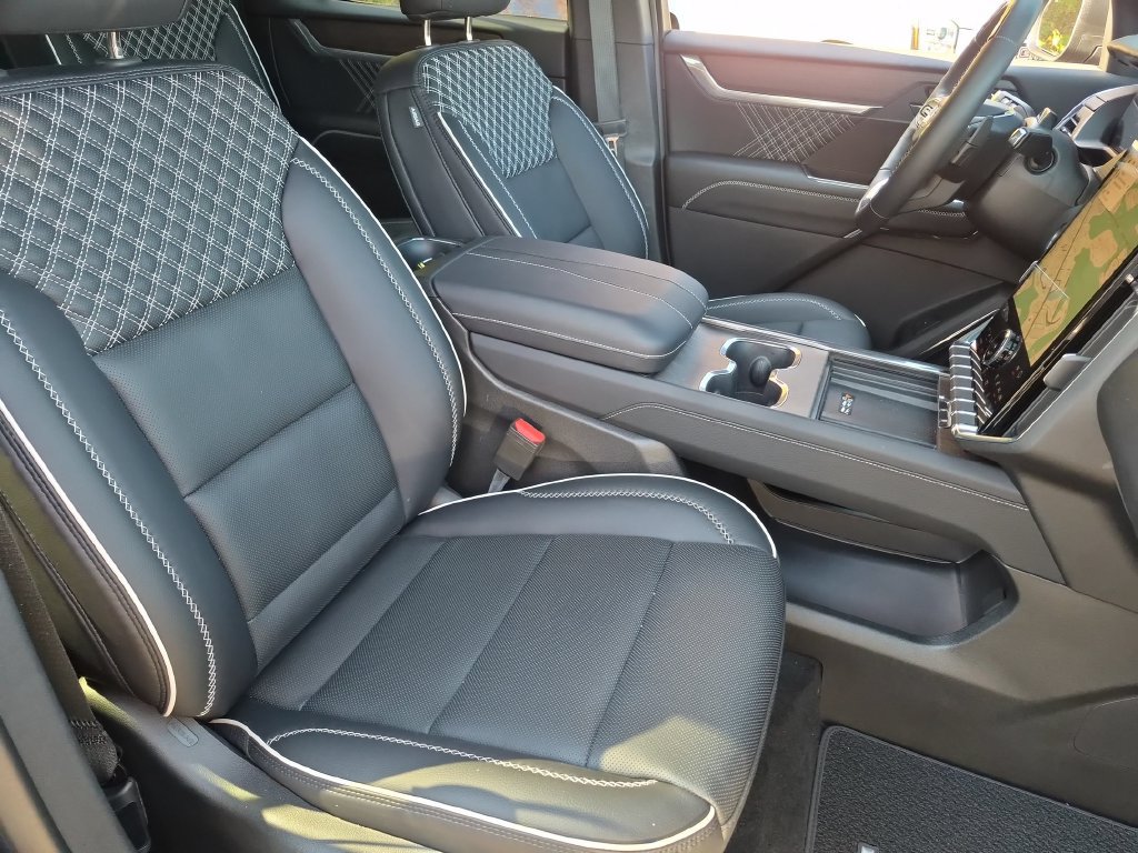 Used 2026 GMC Acadia Denali w/ Super Cruise Package AWD/4WD image 44