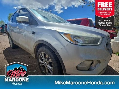 Used 2017 Ford Escape SE w/ SE Cold Weather Package AWD/4WD image 1