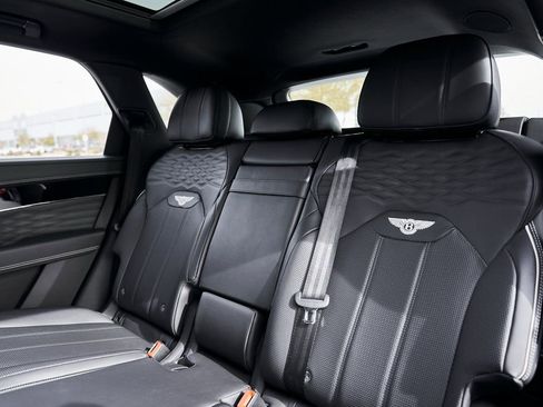 Used 2023 Bentley Bentayga Extended Wheelbase AWD/4WD image 44