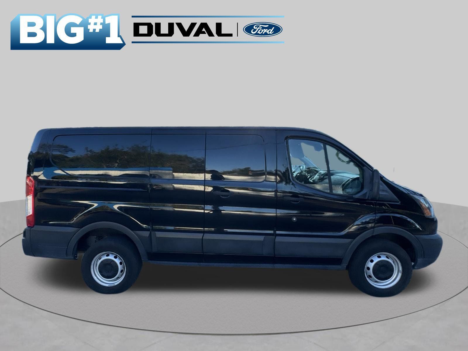 Used 2019 Ford Transit 250 130 Low Roof RWD image 5