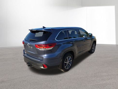 Used 2019 Toyota Highlander XLE image 36