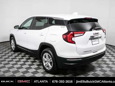 Used 2024 GMC Terrain SLE FWD image 3