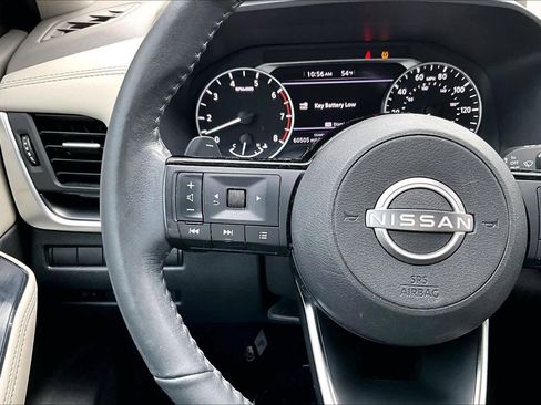 Used 2023 Nissan Rogue SV w/ SV Premium B Package image 24