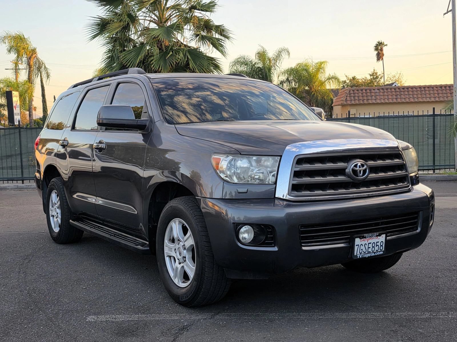 Used 2015 Toyota Sequoia SR5 RWD image 2