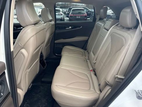 Certified 2023 Lincoln Nautilus Reserve w/ Luxury Package image 30