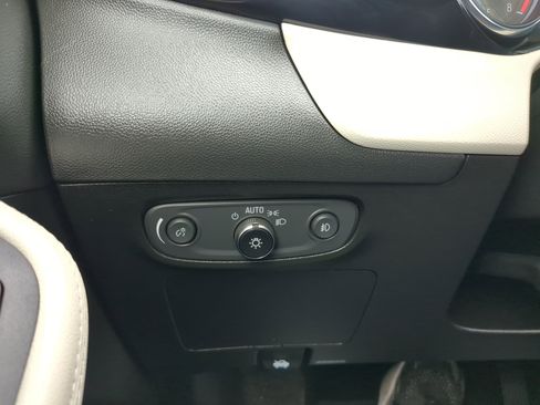 Certified 2021 Buick Encore GX Select w/ Experience Buick Package image 25