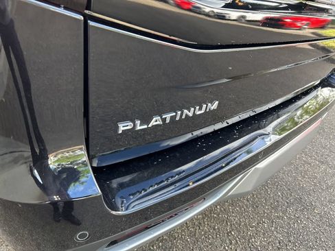 Used 2025 Ford Expedition Max Platinum AWD/4WD image 18