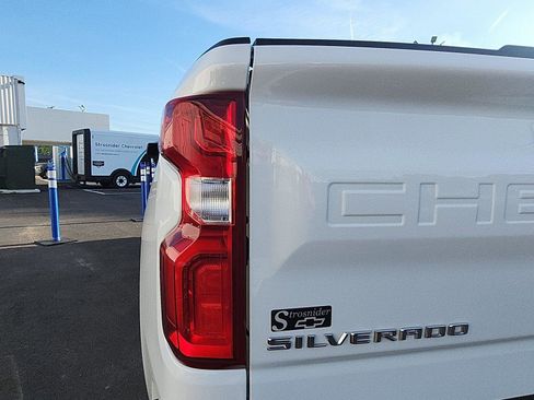 Used 2024 Chevrolet Silverado 1500 RST w/ Convenience Package II AWD/4WD image 10