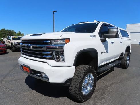 Used 2020 Chevrolet Silverado 3500 High Country w/ Z71 Off-Road Package AWD/4WD image 3