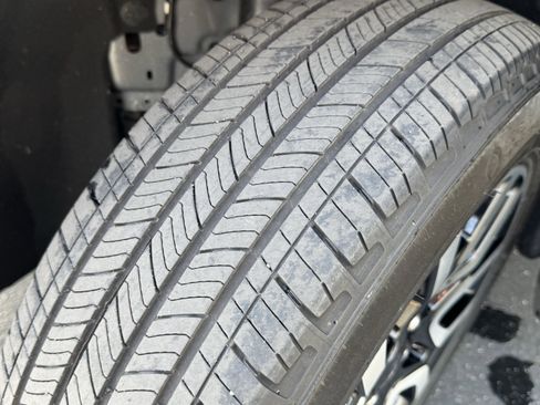 Used 2024 Ford Maverick Lariat image 13