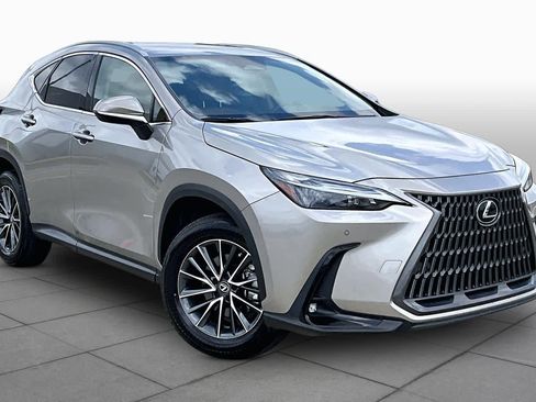 Used 2025 Lexus NX 250 FWD w/ Accessory Package (Z1) image 3
