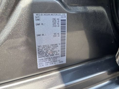 Used 2025 Nissan Altima 2.5 SV FWD image 25