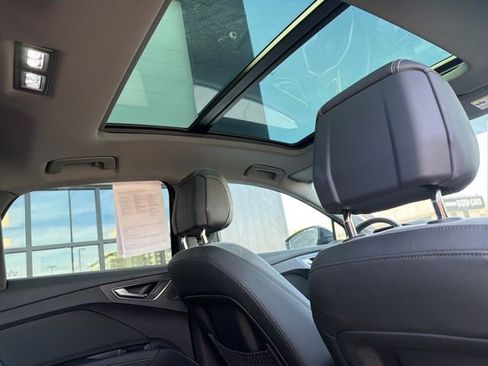 Used 2023 Audi Q4 e-tron Premium Plus w/ Premium Plus image 16