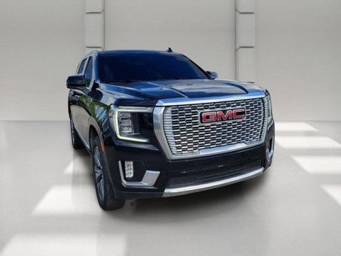 Used 2021 GMC Yukon Denali w/ Denali Premium Package RWD image 3