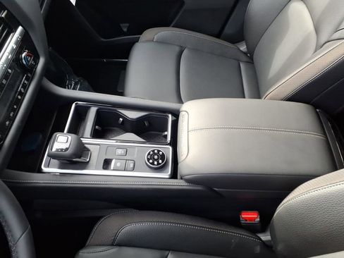 New 2026 Nissan Pathfinder SL image 15