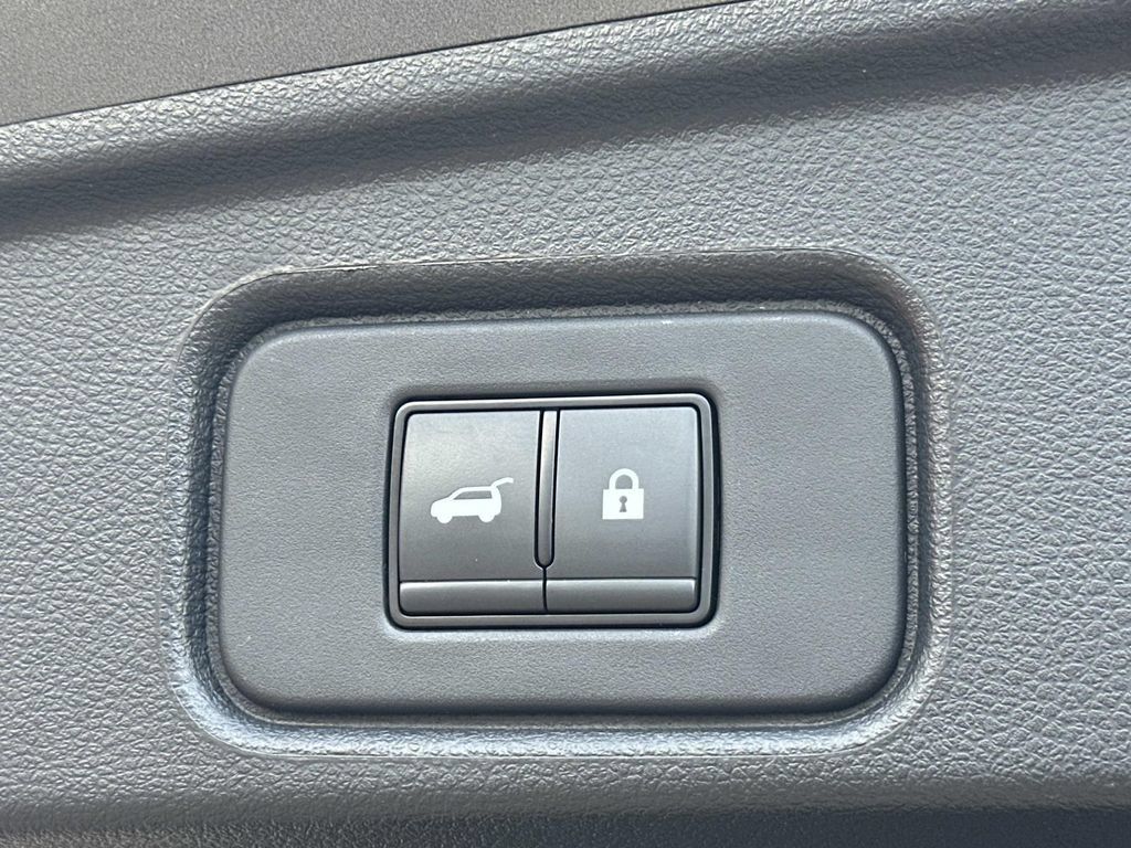 Used 2023 Nissan Pathfinder SL w/ SL Premium Package AWD/4WD image 7