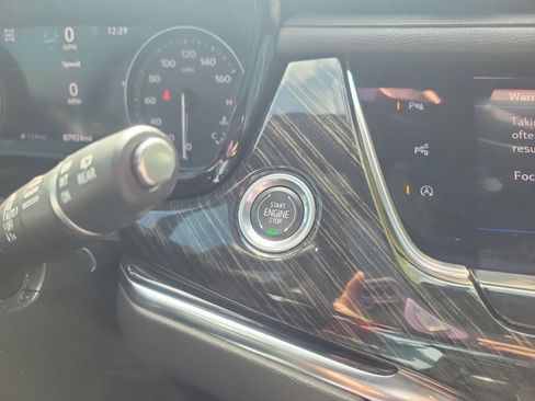 Used 2022 Cadillac XT6 Premium Luxury w/ Technology Package AWD/4WD image 15