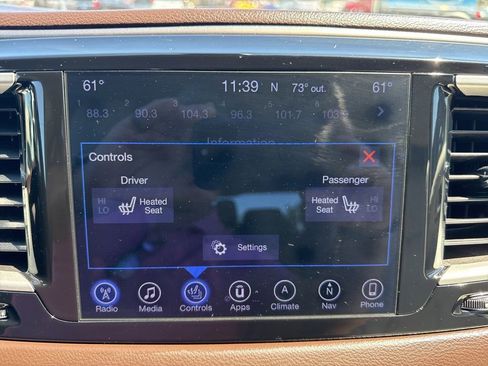 Used 2017 Chrysler Pacifica Touring-L FWD image 13