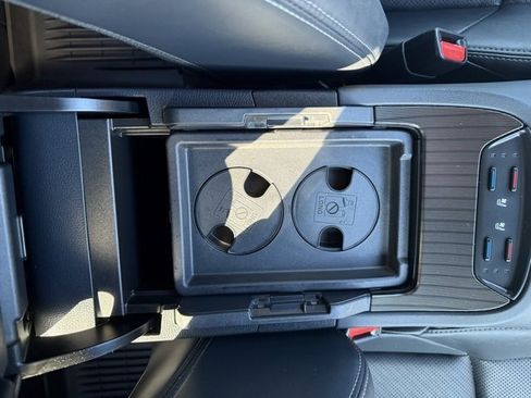 Certified 2021 Toyota Venza Limited image 32