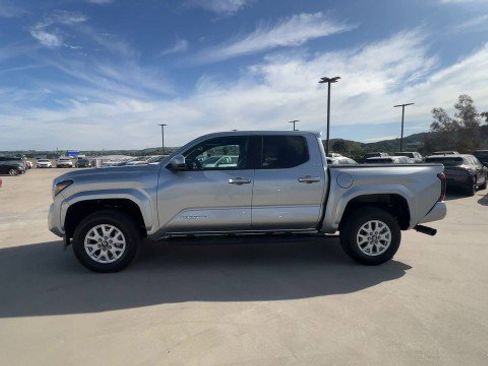 Used 2024 Toyota Tacoma SR5 image 5