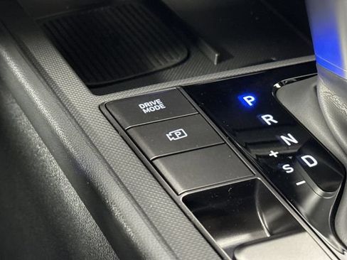 Used 2025 Hyundai Elantra SEL FWD image 37