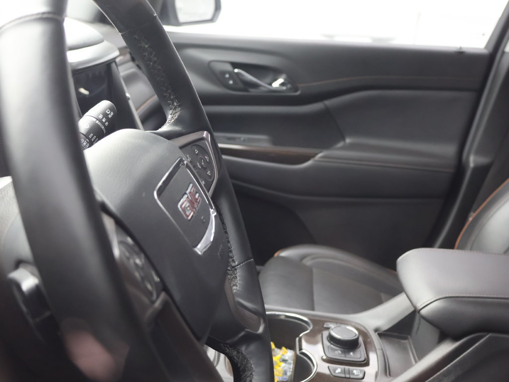 Used 2023 GMC Acadia AT4 w/ Technology Package AWD/4WD image 10