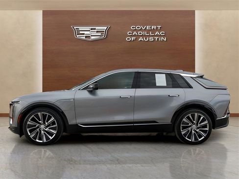 Certified 2024 Cadillac Lyriq Luxury image 2