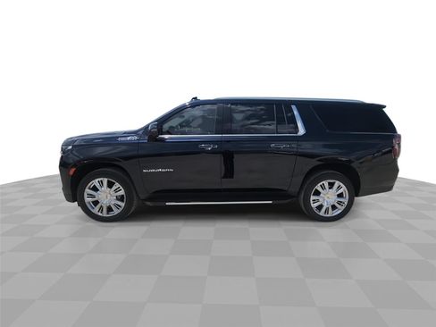 Used 2023 Chevrolet Suburban High Country AWD/4WD image 5