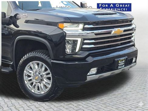 Used 2021 Chevrolet Silverado 2500 High Country AWD/4WD image 2