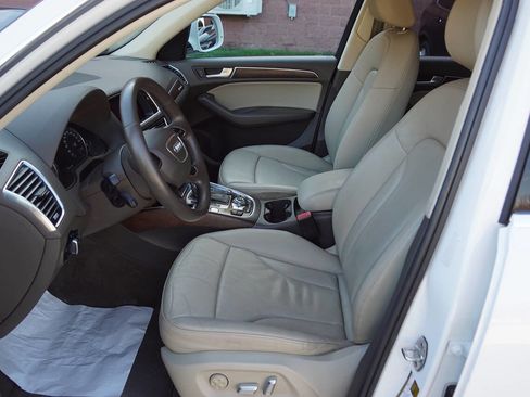 Used 2017 Audi Q5 2.0T Premium image 27